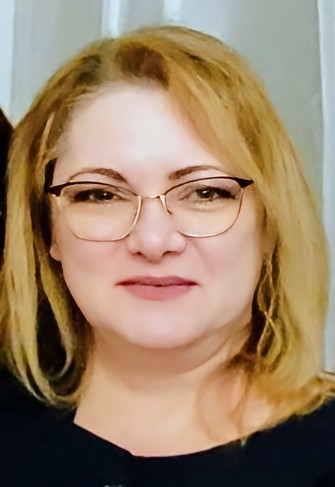 Fotografie cu Iulia Iordăchescu, psihoterapeut centrat pe persoană