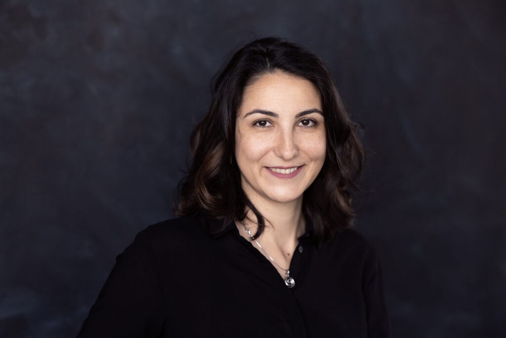 Fotografie cu Loredana Vârgolici, psihoterapeut centrat pe persoană