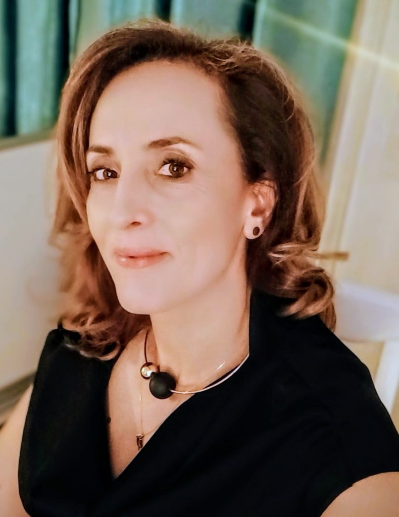 Fotografie cu Maria Botea, psihoterapeut centrat pe persoană