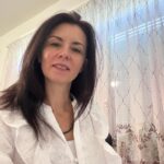 Fotografie cu Violeta Luca, psihoterapeut centrat pe persoană