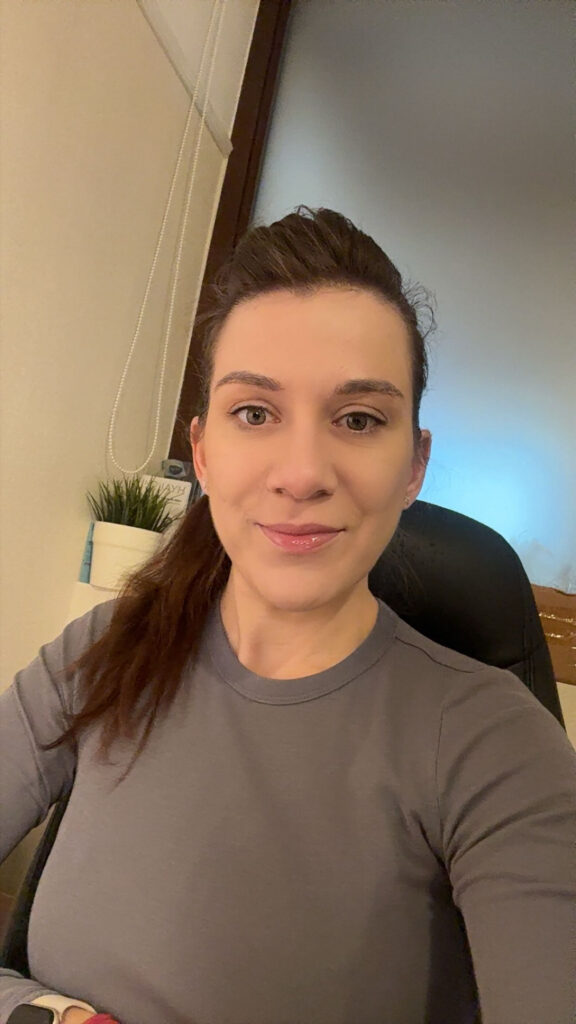 Fotografie cu Ana Elena Neațu, psihoterapeut centrat pe persoană